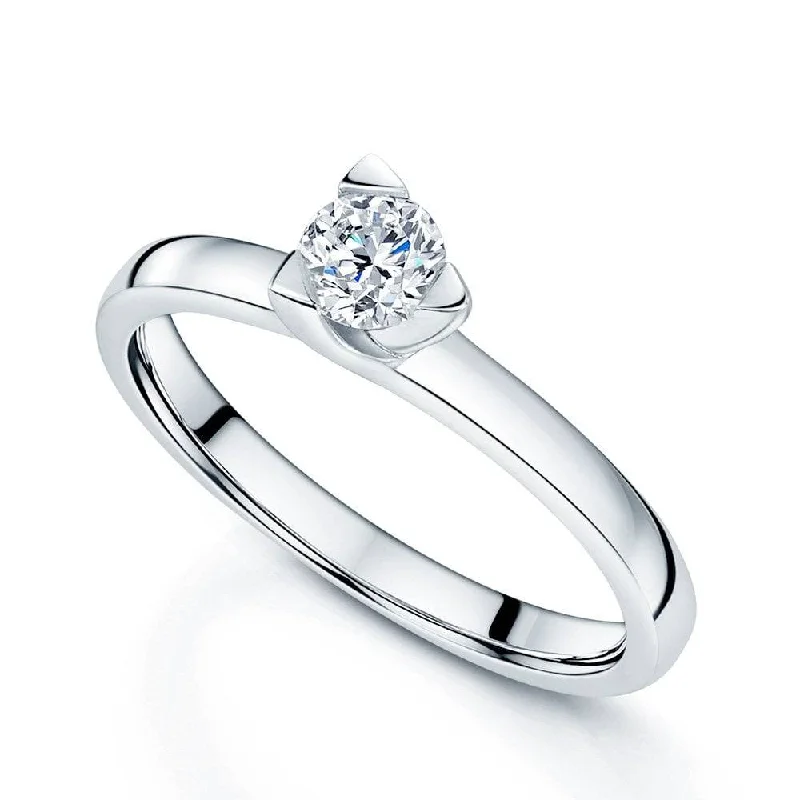 Engagement rings with halo for women-Platinum GIA Certificated Round Brilliant Cut Diamond Three Corner Claw Ring