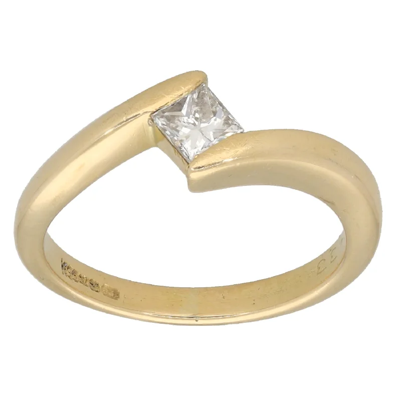 Classic solitaire engagement rings for women-18ct Gold 0.33ct Diamond Solitaire Ring Size L