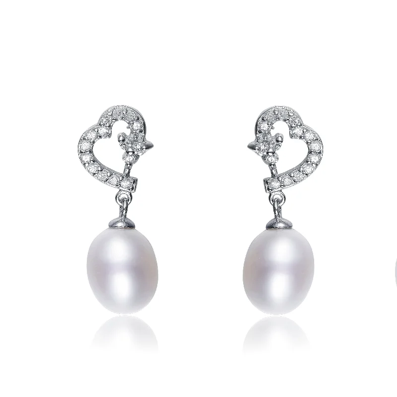 Geometric earrings for women-Giselle Hear Lovely Pearl Drop Earrings