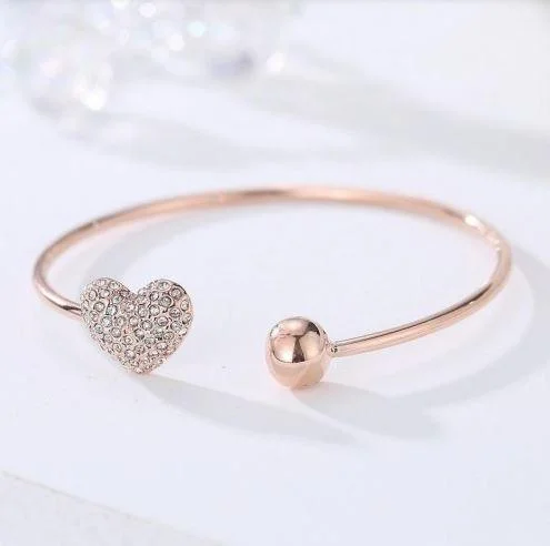 Heart bracelet for women-Rose Golden American Diamond Heart Bracelet