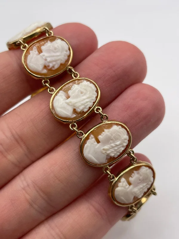 Classy bracelet for women-9ct gold cameo bracelet