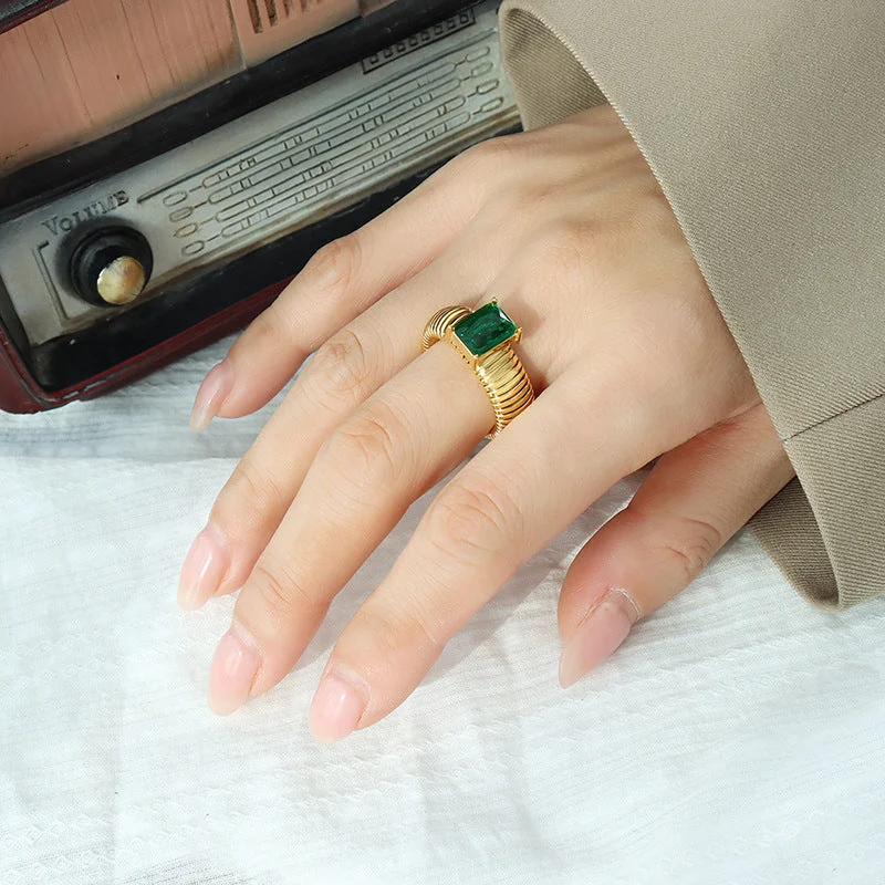 A435-Green Glass Stone Gold Ring